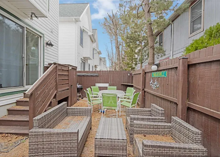 Captain Quarters 3br Townhome